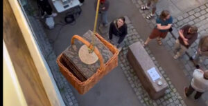 Піца з балкона в Осло: норвежець став зіркою соцмереж завдяки незвичному ресторану