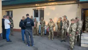 На Одещині викрили осіб, яку підозрюють у незаконному примусі чоловіків до мобілізації тцк