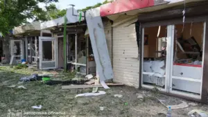 РФ атакувала спальний район Запоріжжя: є загиблі та щонайменше 15 поранених
