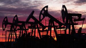 Казахстан зупиняє експорт нафти через Чорне море після атак дронів — Bloomberg