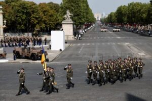 Українські військові взяли участь у параді до Дня взяття Бастилії в Парижі