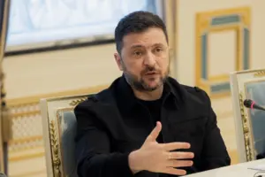Зеленський проводить “вирішальні зустрічі” — радник президента