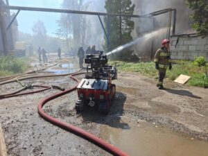 У Львові загорівся склад з аерозольними балончиками: двоє людей загинули, п’ятеро постраждали Пожежа на заводі «Іскра» у Львові 22 серпня 2026 року