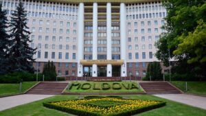 Фермери Молдови погрожують протестами через пільговий транзит українських вантажів