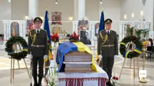 У Києві вшановують Євгена Коновальця: у соборі проходять заупокійні богослужіння