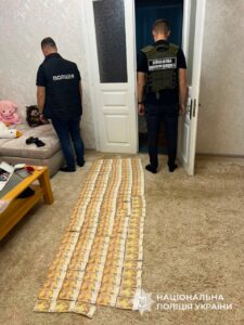 10 000 доларів за інвалідність і відстрочку: на Буковині затримали жінку