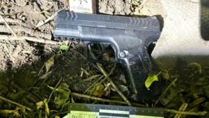 На Миколаївщині 15-річний хлопець вистрілив дівчині в око з пневматичного пістолета