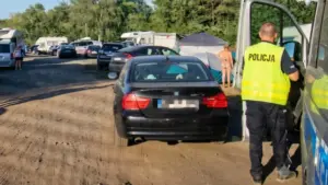У Польщі п’яний українець пошкодив 10 авто на пляжі: йому загрожує 8 років в’язниці