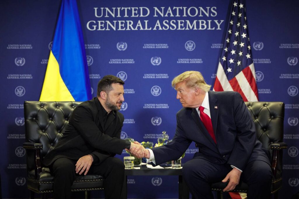 Дональд Трамп і Володимир Зеленський під час зустрічі в Нью-Йорку