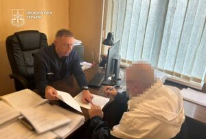 На Дніпропетровщині чоловік вистрілив у 13-річного хлопця через гучний звук мопеда На Дніпропетровщині чоловіка підозрюють у пораненні 13-річного хлопця з пневматичної рушниці