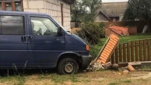 Наслідки ДТП за участі працівника ТЦК у селі Трипутня. Фото з відкритих джерел