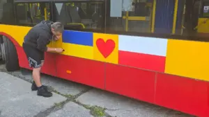 Польські активісти відправили до Вінниці автобуси після скандалу
