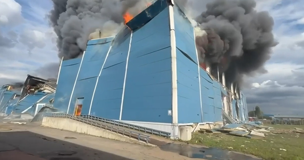Пожежа на продовольчому складі логістичного партнера McDonald’s у Броварському районі після російської атаки