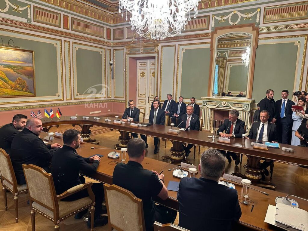 Зеленський, Віткофф і Кушнер під час переговорів у Києві 6 вересня 2026 року