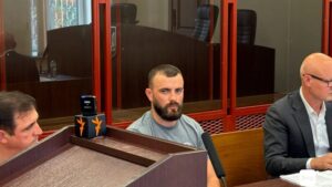 Службовець СБУ Назар Верхола у Печерському суді під час обрання запобіжного заходу у справі про стрілянину між СБУ та ГУР