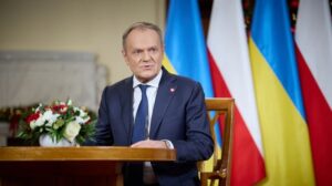 Туск скликав спецнараду уряду і служб після ударів рф за 800 метрів від кордону Польщі Дональд Туск скликав спецнараду після ударів рф