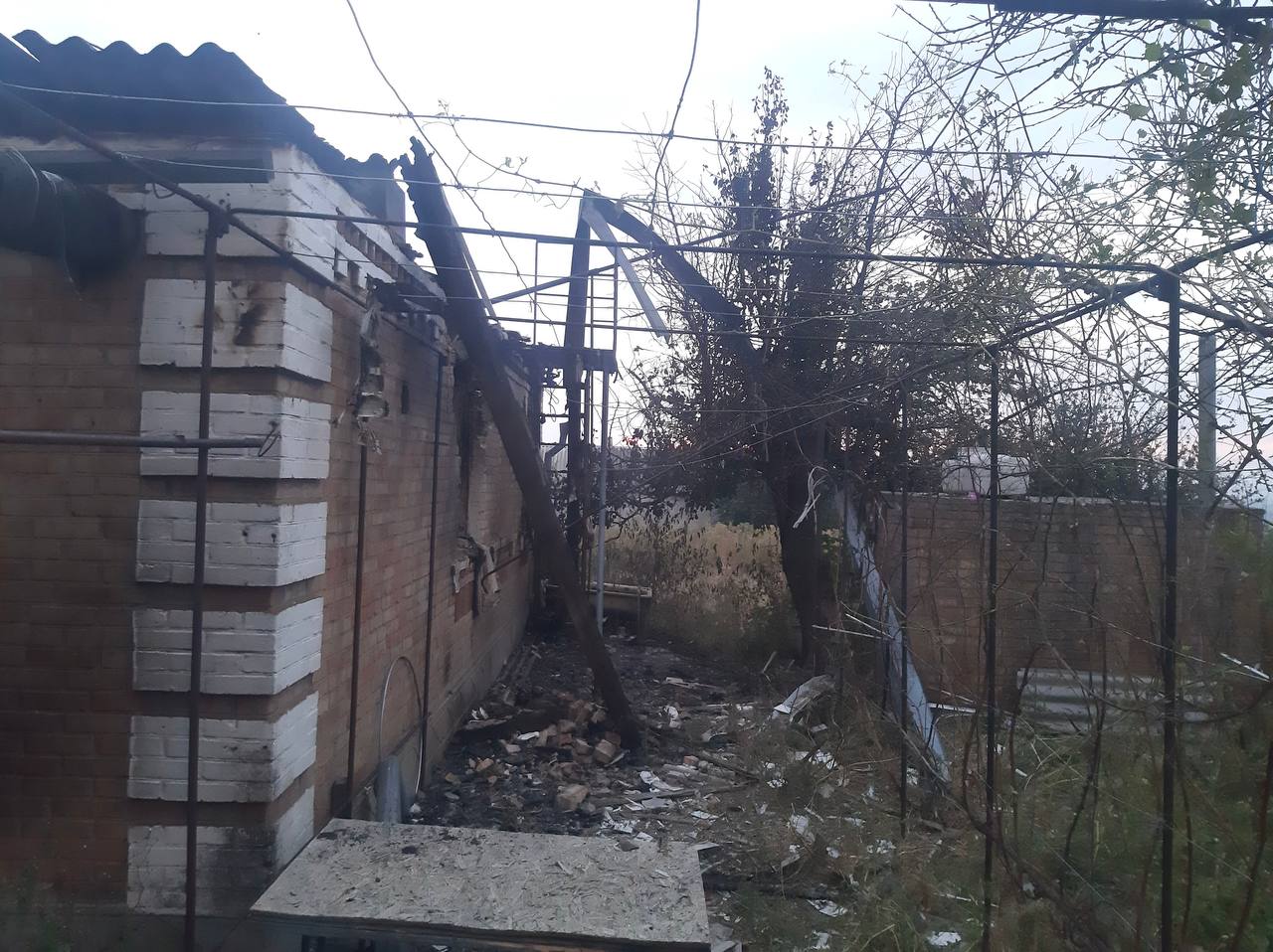У Васильківській громаді через удар FPV-дрона пошкоджений приватний будинок.