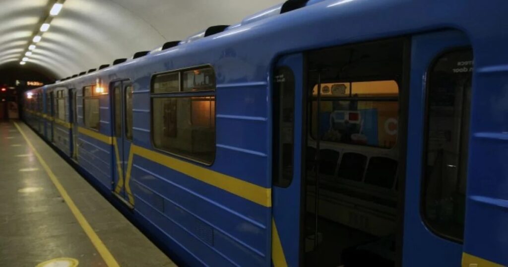 Відключення електроенергії в Києві 10 жовтня 2026 року — знеструмлені житлові будинки та громадський транспорт