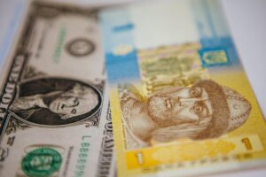 Курс долара в Україні вперше перевищив 45 гривень — НБУ
