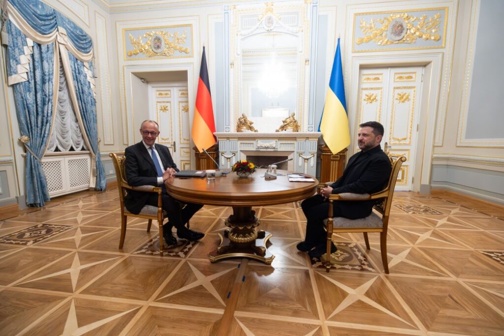 Володимир Зеленський і Фрідріх Мерц під час переговорів України та Німеччини у Києві 4 жовтня 2026 року