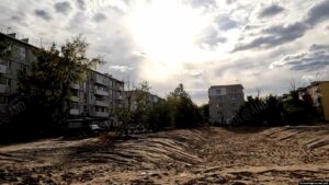 В окупованому Сіверськодонецьку зносять будинки: що стоїть за планами російської «відбудови» Демонтаж пошкодженої багатоповерхівки в окупованому Сіверськодонецьку
