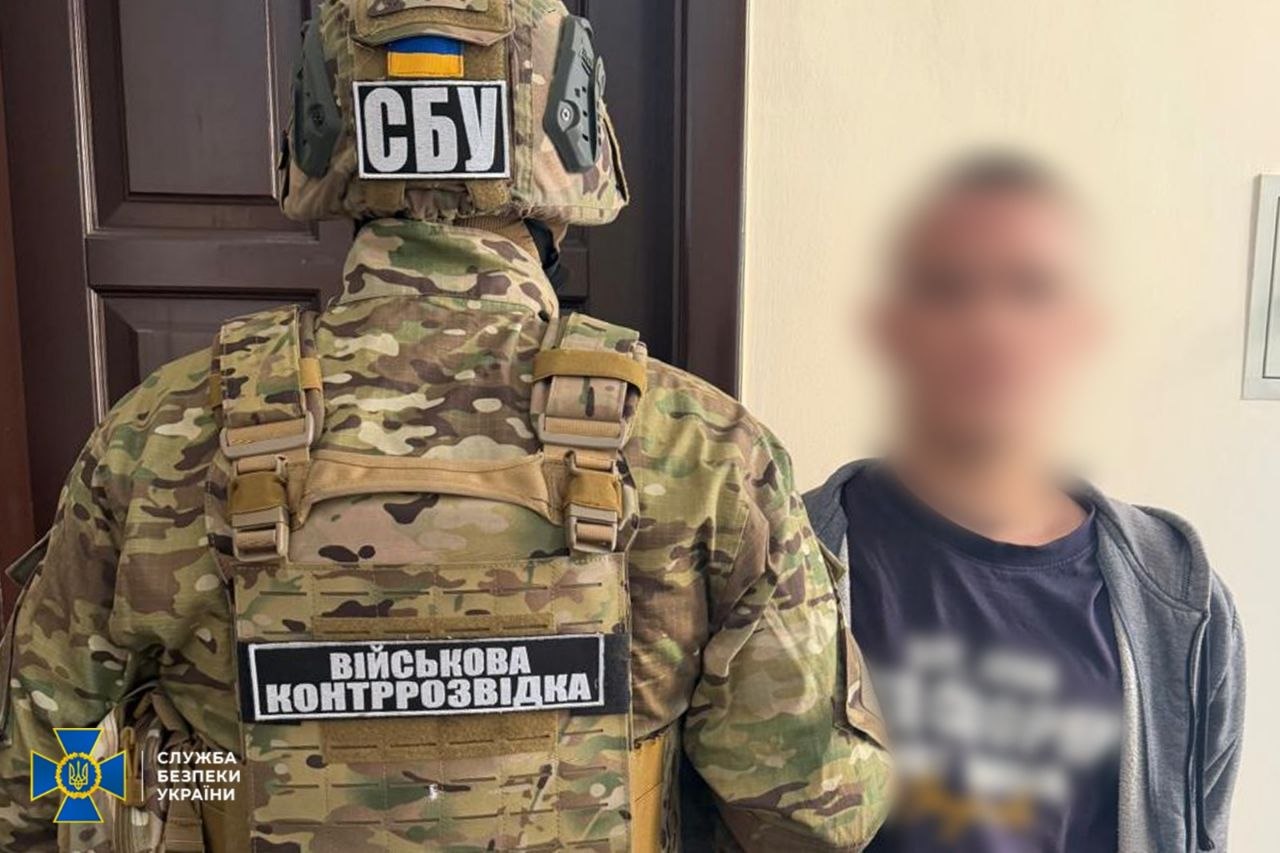 Затримання в Одесі підозрюваного у встановленні GPS-трекерів на бензовози.