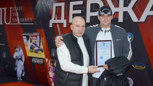 Почесного голову НОК у Київській області звинуватили в катуванні людей на відео — він каже, що це постановка